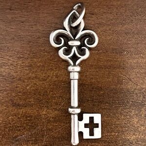 James Avery Retired Key of St. Mary’s Sterling Silver 925 Pendant for Necklace